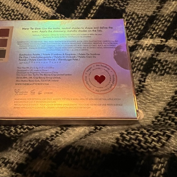The Beauty Crop Oui Cherie Palette NWT - Picture 3 of 5